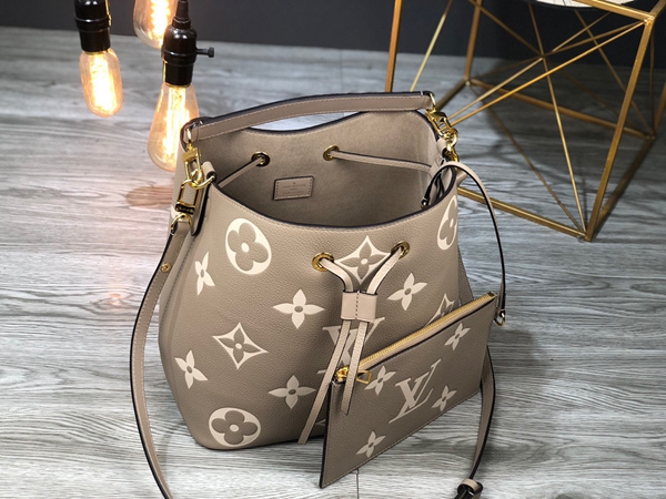 ルイヴィトンバッグ着用イメージ